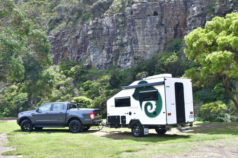 car at the maximum speed limit for towing a caravan