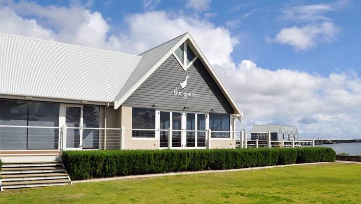 The Goose, Dog friendly cafe in Busselton